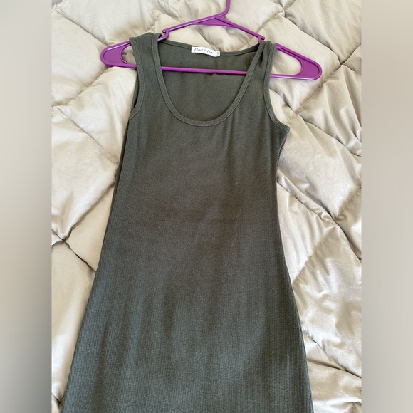 Pink Blush ribbed maternity dress. Curve hugging. - Picture 2 of 2